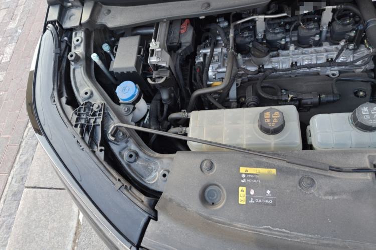 Used GAC Trumpchi E8 2024 Honor Series 2.0L Honor Edition Engine Bay Right