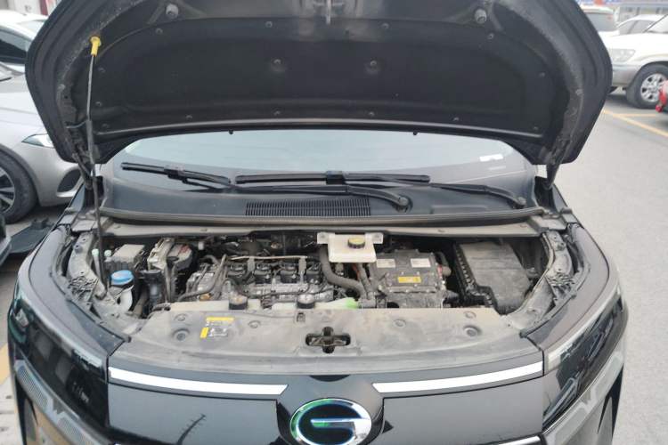 Used GAC Trumpchi E8 2024 Honor Series 2.0L Smart Edition Engine Bay