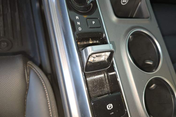 Used GAC Trumpchi E8 2024 Honor Series 2.0L Honor Edition Gear Lever