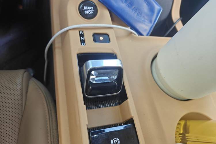Used GAC Trumpchi E8 2024 Honor Series 2.0L Honor Edition Gear Lever