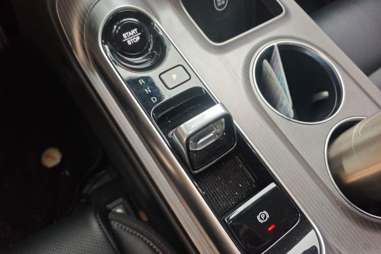 Used GAC Trumpchi E8 2024 Honor Series 2.0L Honor Edition Gear Lever