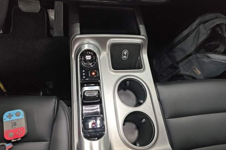 Used GAC Trumpchi E8 2024 Honor Series 2.0L Honor Edition Gear Lever