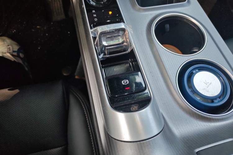 Used GAC Trumpchi E8 2024 Honor Series 2.0L Honor Edition Gear Lever
