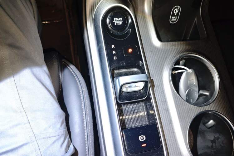 Used GAC Trumpchi E8 2024 Honor Series 2.0L Honor Edition Gear Lever