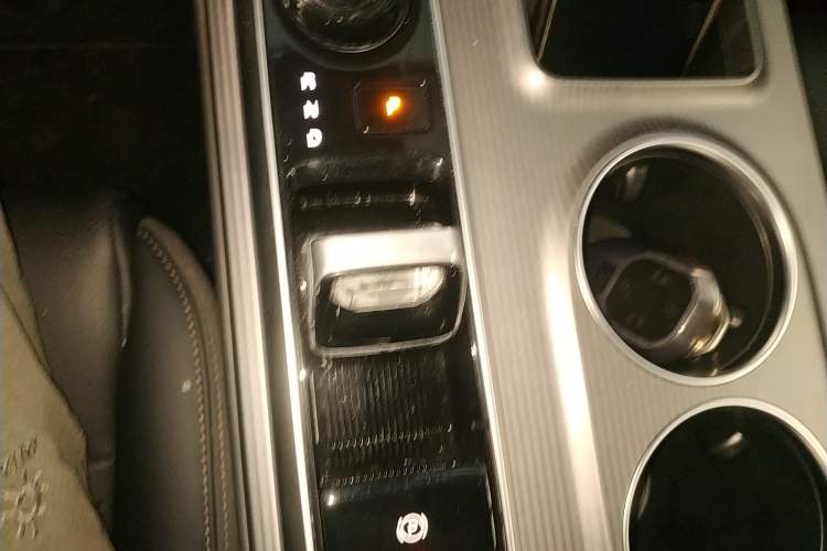 Used GAC Trumpchi E8 2024 Honor Series 2.0L Honor Edition Gear Lever