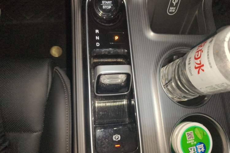 Used GAC Trumpchi E8 2024 Honor Series 2.0L Honor Edition Gear Lever