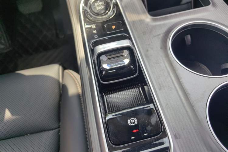 Used GAC Trumpchi E8 2024 Honor Series 2.0L Honor Edition Gear Lever