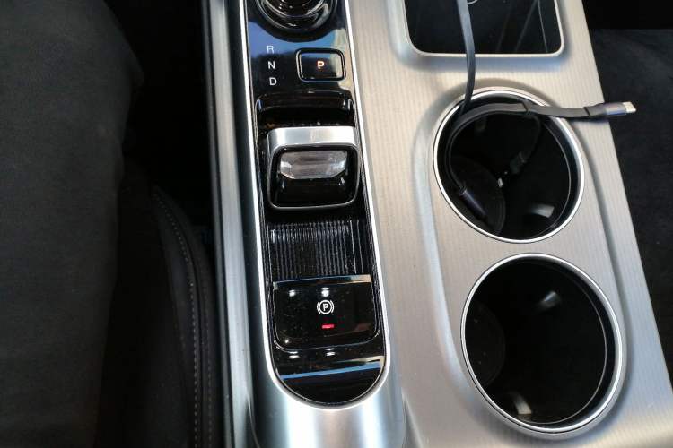 Used GAC Trumpchi E8 2024 Honor Series 2.0L Honor Edition Gear Lever