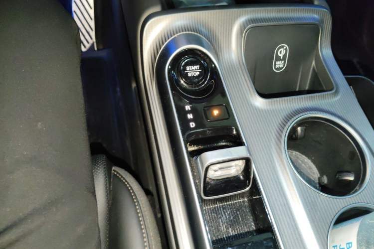 Used GAC Trumpchi E8 2024 Honor Series 2.0L Honor Edition Gear Lever