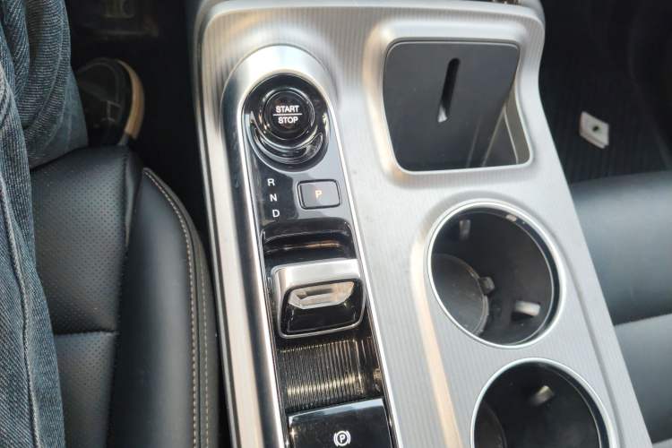 Used GAC Trumpchi E8 2024 Honor Series 2.0L Smart Edition Gear Lever