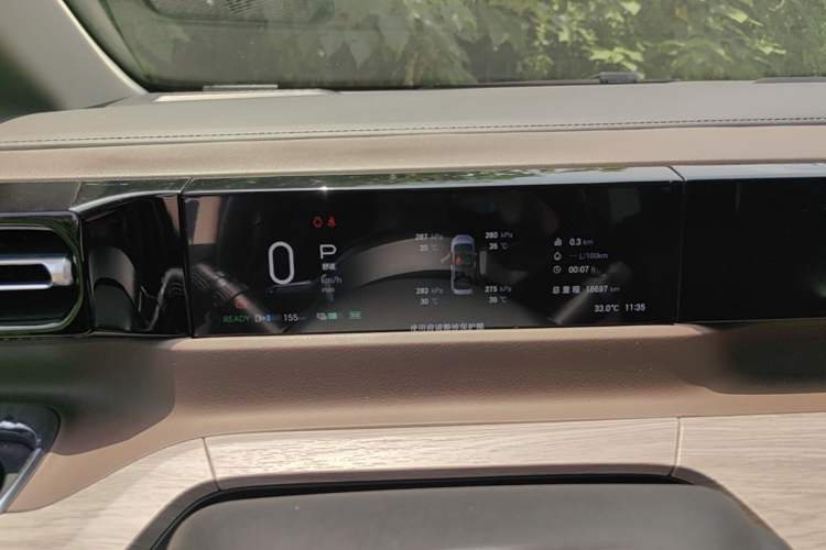 Used GAC Trumpchi E8 2024 Honor Series 2.0L Honor Edition Instrument Cluster