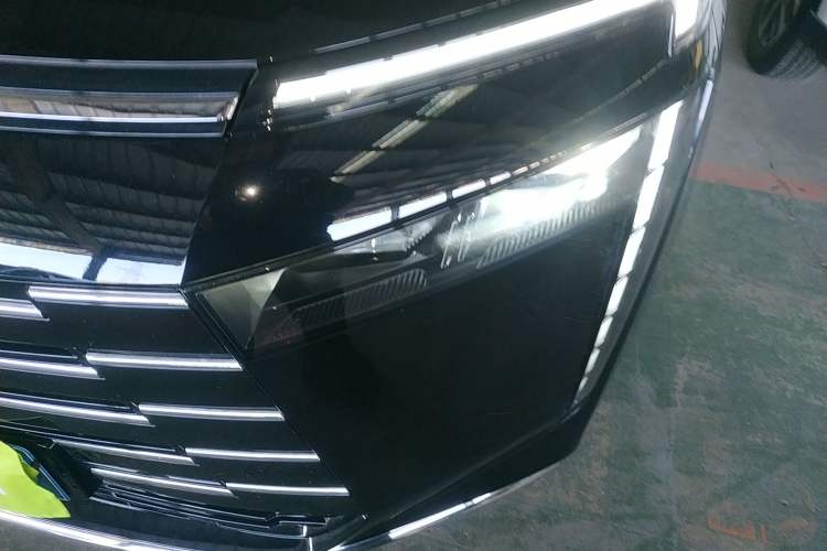 Used GAC Trumpchi E8 2024 Honor Series 2.0L Honor Edition Left Front Headlight
