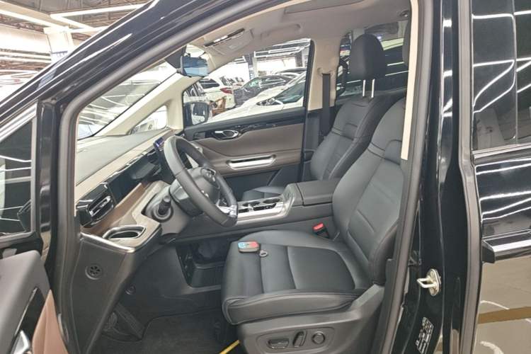 Used GAC Trumpchi E8 2024 Honor Series 2.0L Honor Edition Left Front Seat