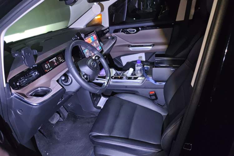Used GAC Trumpchi E8 2024 Honor Series 2.0L Honor Edition Left Front Seat