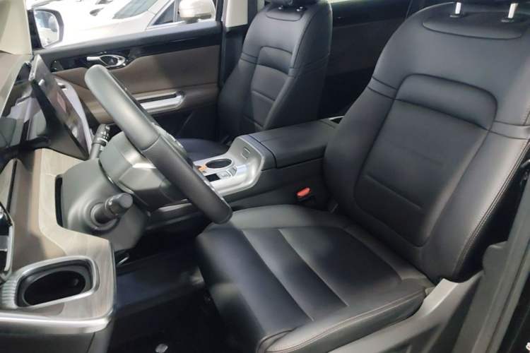 Used GAC Trumpchi E8 2024 Honor Series 2.0L Honor Edition Left Front Seat