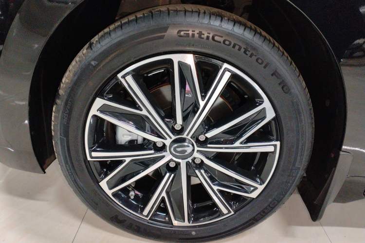 Used GAC Trumpchi E8 2024 Honor Series 2.0L Honor Edition Left Front Wheel Hub