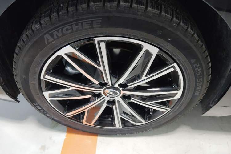 Used GAC Trumpchi E8 2024 Honor Series 2.0L Honor Edition Left Front Wheel Hub
