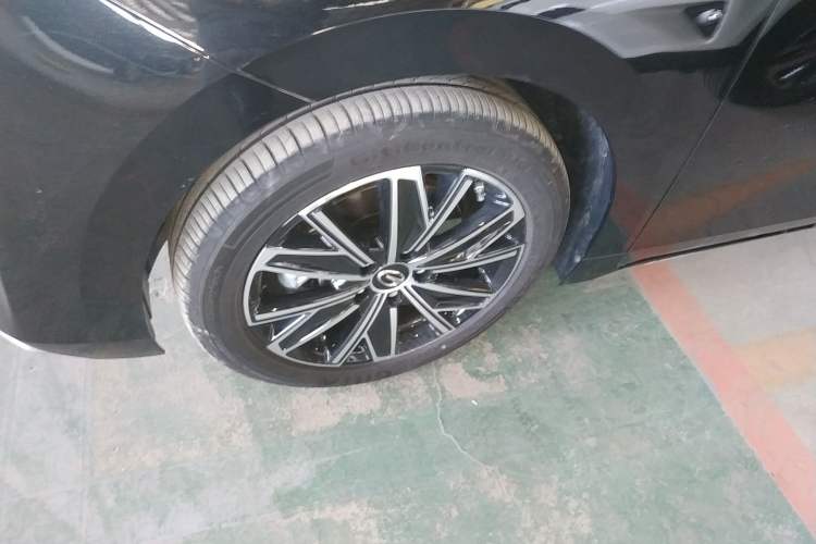 Used GAC Trumpchi E8 2024 Honor Series 2.0L Honor Edition Left Front Wheel Hub