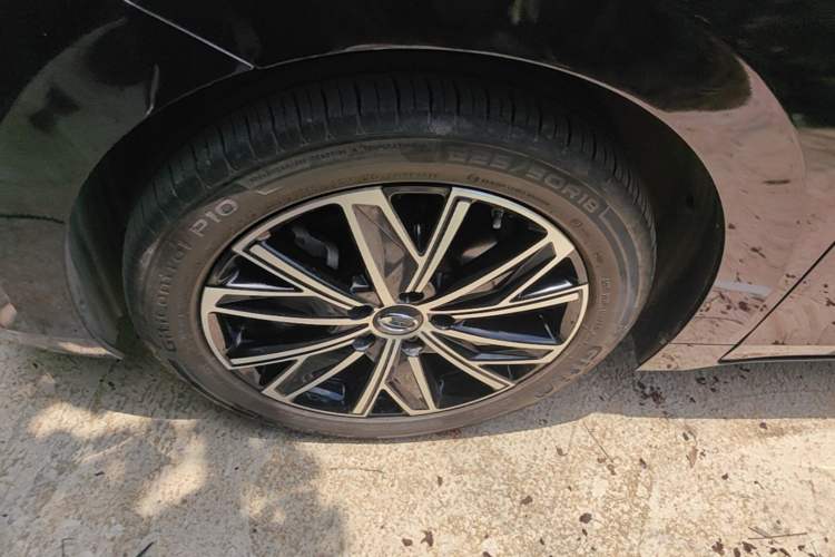 Used GAC Trumpchi E8 2024 Honor Series 2.0L Honor Edition Left Front Wheel Hub
