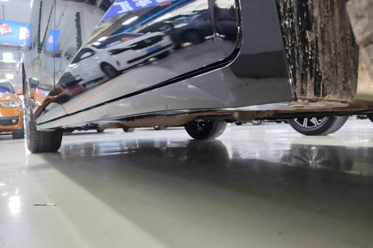 Used GAC Trumpchi E8 2024 Honor Series 2.0L Honor Edition Left Side Sill