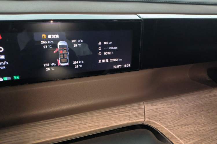Used GAC Trumpchi E8 2024 Honor Series 2.0L Honor Edition Odometer Close Up