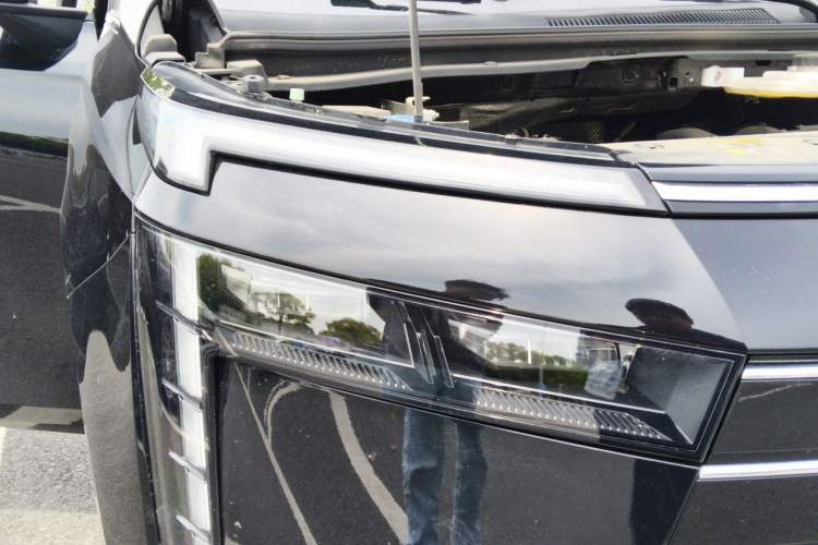 Used GAC Trumpchi E8 2024 Honor Series 2.0L Honor Edition Right Front Headlight