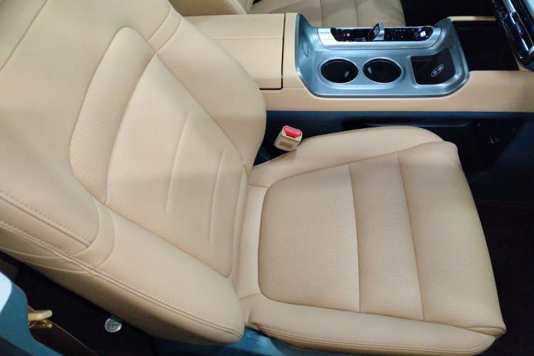 Used GAC Trumpchi E8 2024 Honor Series 2.0L Honor Edition Right Front Seat