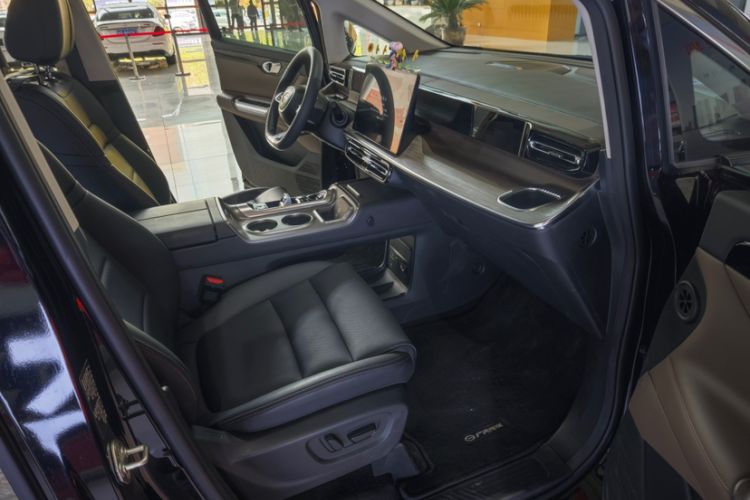 Used GAC Trumpchi E8 2024 Honor Series 2.0L Honor Edition Right Front Seat