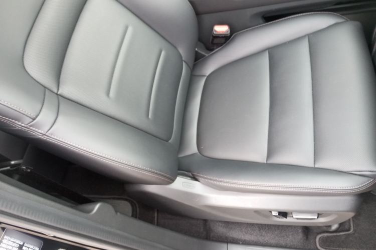 Used GAC Trumpchi E8 2024 Honor Series 2.0L Honor Edition Right Front Seat