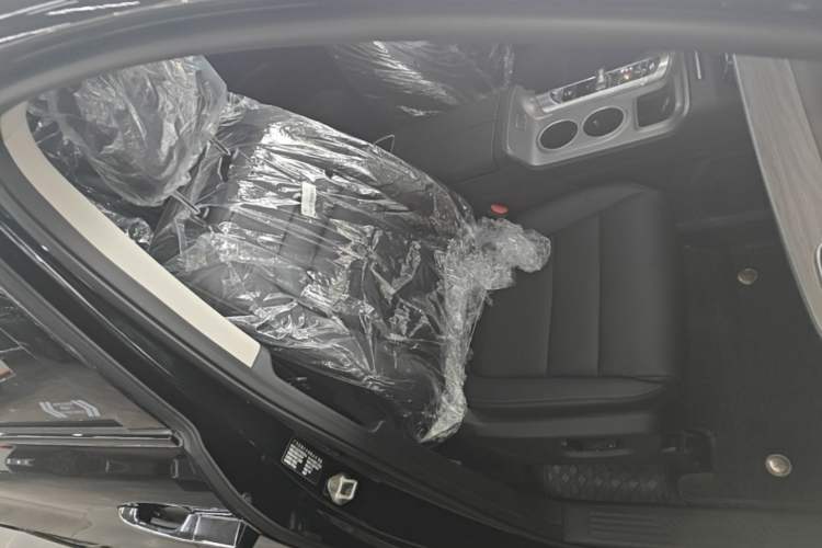 Used GAC Trumpchi E8 2024 Honor Series 2.0L Honor Edition Right Front Seat