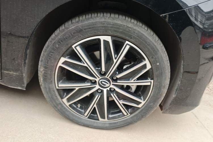Used GAC Trumpchi E8 2024 Honor Series 2.0L Honor Edition Right Front Wheel Hub