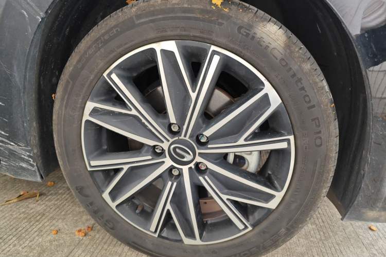 Used GAC Trumpchi E8 2024 Honor Series 2.0L Honor Edition Right Front Wheel Hub