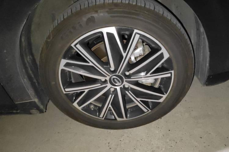 Used GAC Trumpchi E8 2024 Honor Series 2.0L Honor Edition Right Front Wheel Hub