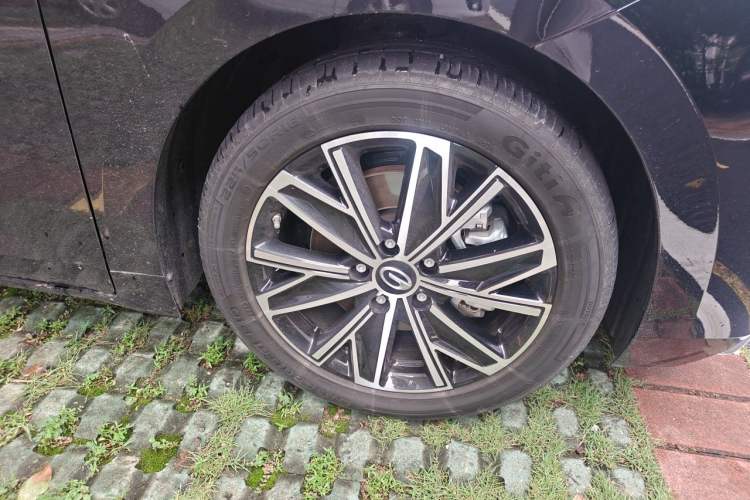 Used GAC Trumpchi E8 2024 Honor Series 2.0L Honor Edition Right Front Wheel Hub