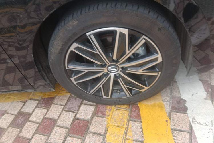 Used GAC Trumpchi E8 2024 Honor Series 2.0L Honor Edition Right Front Wheel Hub