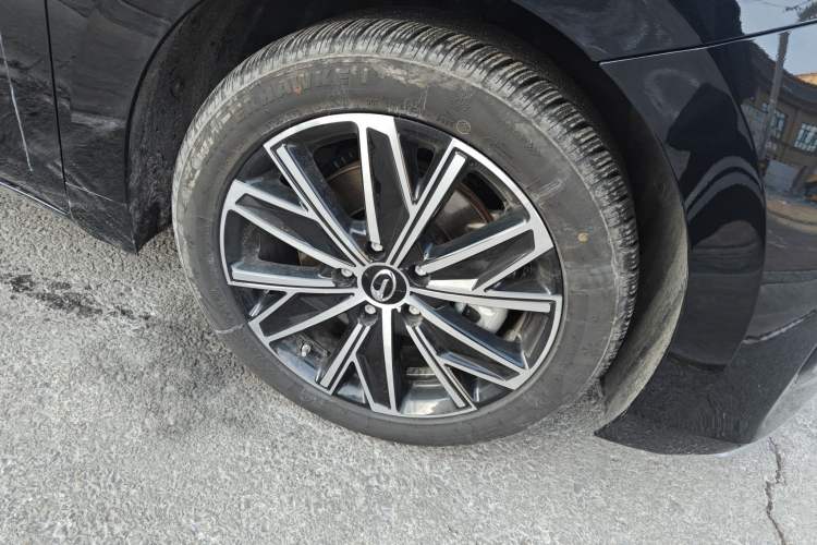 Used GAC Trumpchi E8 2024 Honor Series 2.0L Honor Edition Right Front Wheel Hub