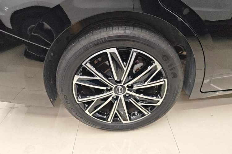 Used GAC Trumpchi E8 2024 Honor Series 2.0L Honor Edition Right Rear Wheel Hub