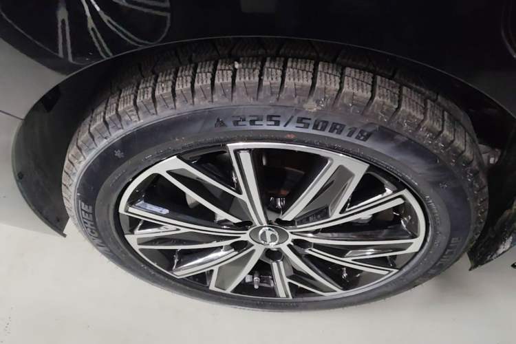 Used GAC Trumpchi E8 2024 Honor Series 2.0L Honor Edition Right Rear Wheel Hub