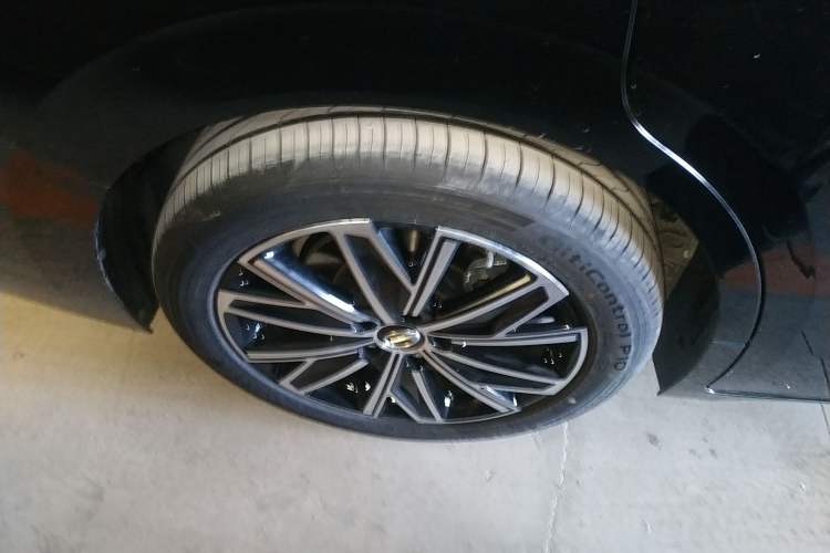 Used GAC Trumpchi E8 2024 Honor Series 2.0L Honor Edition Right Rear Wheel Hub
