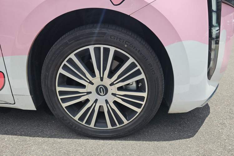 Used GAC Trumpchi E8 2024 Honor Series 2.0L Honor Edition Right Front Wheel Hub