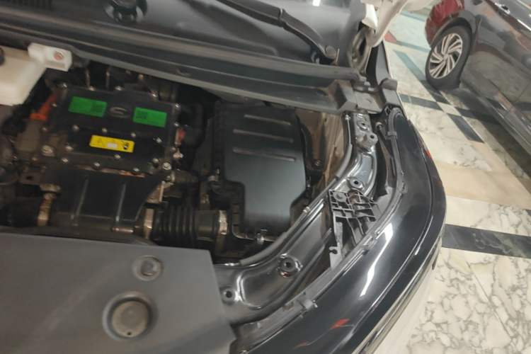 Used GAC Trumpchi E8 2024 Honor Series 2.0L Honor Edition Engine Bay Left