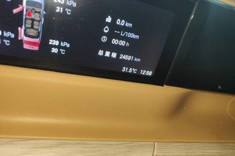 Used GAC Trumpchi E8 2024 Honor Series 2.0L Honor Edition Odometer Close Up