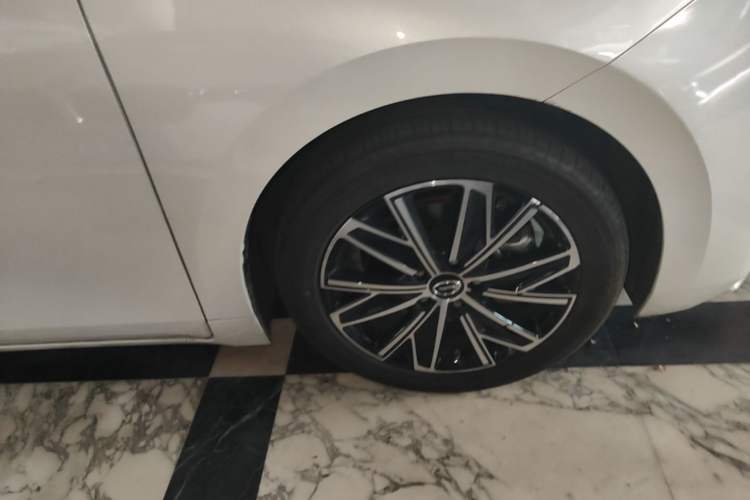 Used GAC Trumpchi E8 2024 Honor Series 2.0L Honor Edition Right Front Wheel Hub
