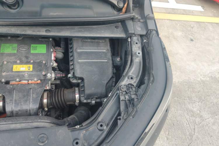 Used GAC Trumpchi E8 2024 Honor Series 2.0L Honor Edition Engine Bay Left
