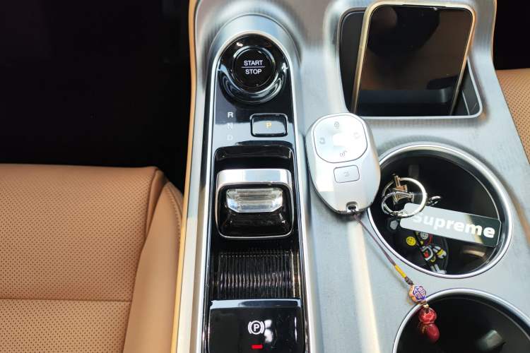 Used GAC Trumpchi E8 2024 Honor Series 2.0L Honor Edition Gear Lever