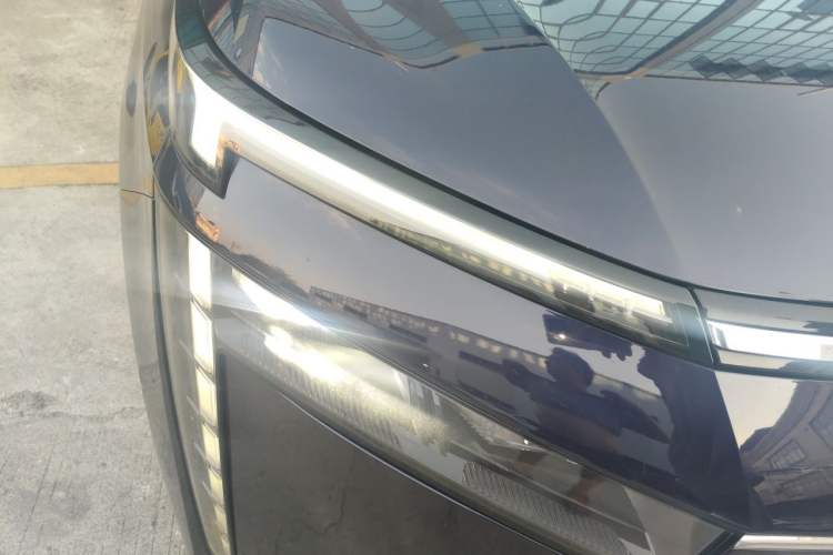 Used GAC Trumpchi E8 2024 Honor Series 2.0L Honor Edition Right Front Headlight