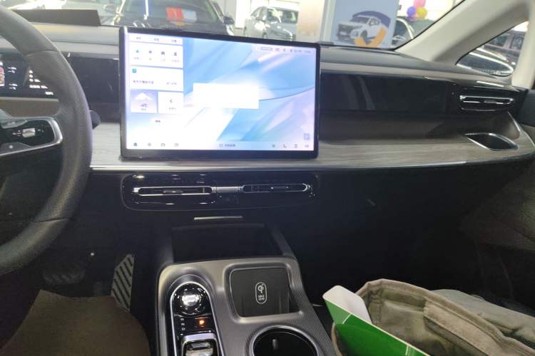 Used GAC Trumpchi E8 2024 Honor Series 2.0L Honor Edition Audio And AC Panel