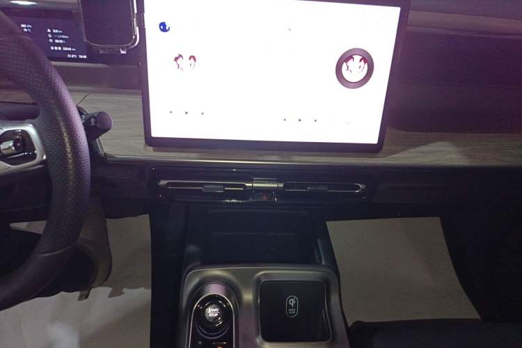 Used GAC Trumpchi E8 2024 Honor Series 2.0L Honor Edition Audio And AC Panel