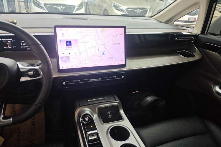 Used GAC Trumpchi E8 2024 Honor Series 2.0L Honor Edition Audio And AC Panel