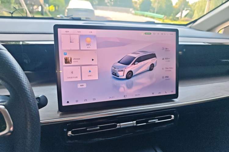 Used GAC Trumpchi E8 2024 Honor Series 2.0L Honor Edition Audio And AC Panel